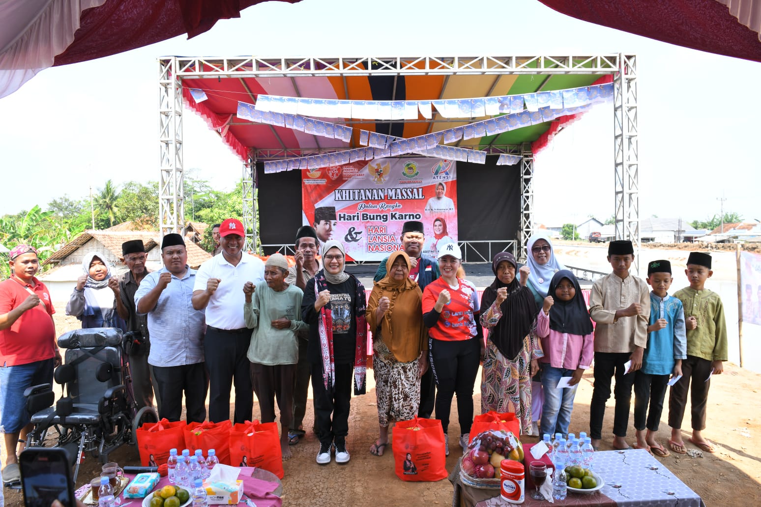 Kunjungi Wilayah Tukdana. Nina Agustina: Memuliakan Lansia, Memuliakan Semua